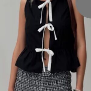 Princess Polly Ryoti Top in Black with Off White Bows, Size XXS (Size 2)